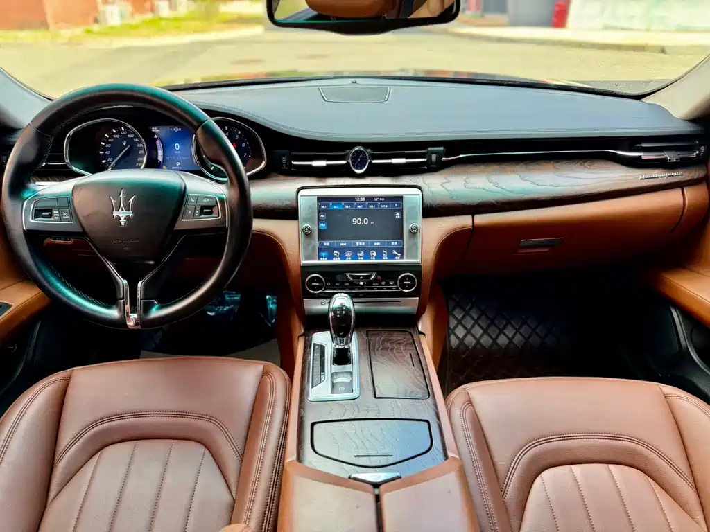 Maserati Quattroporte — миниатюра 16
