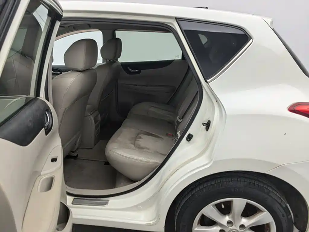 Nissan Tiida — миниатюра 11