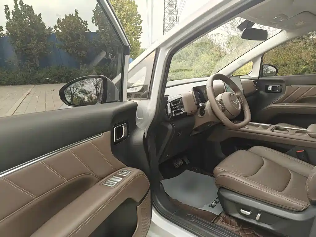 Wuling Xingguang 730 New Energy — миниатюра 16