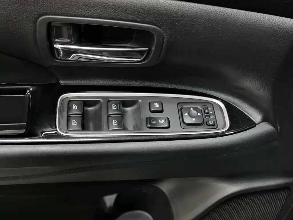 Mitsubishi Outlander — миниатюра 9