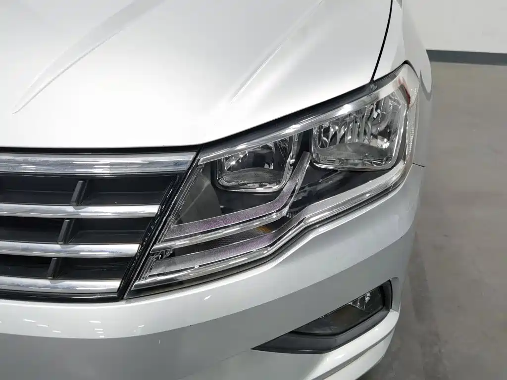 Volkswagen Jetta — миниатюра 7