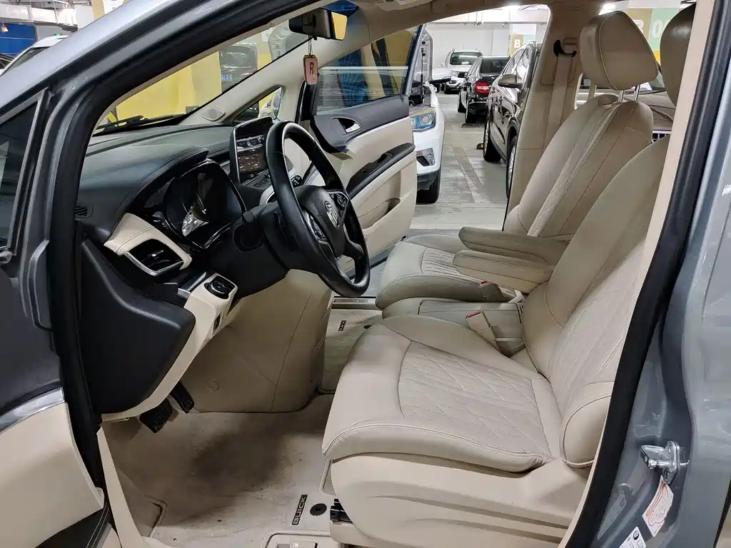 Buick GL8 — миниатюра 7