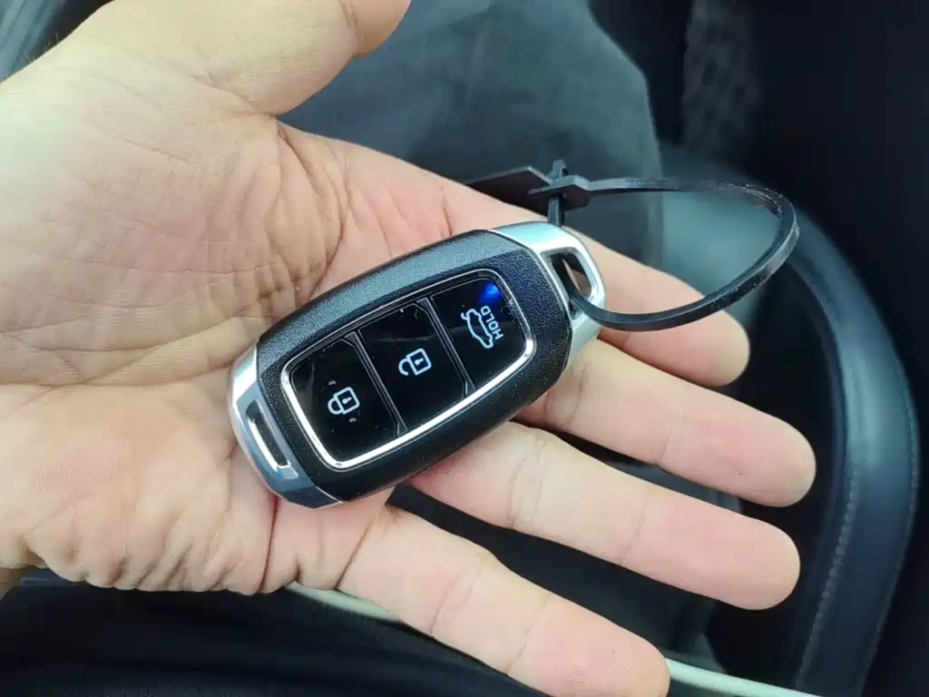 Hyundai Elantra — миниатюра 9