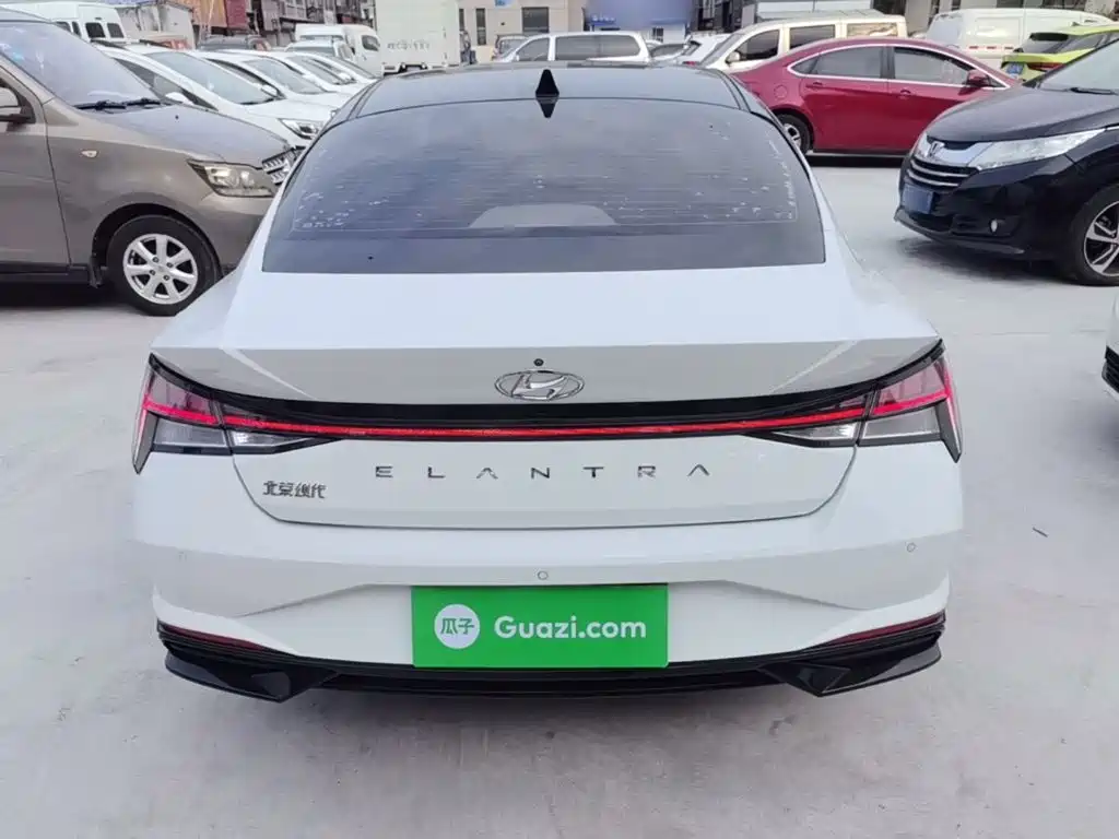 Hyundai Elantra — миниатюра 6