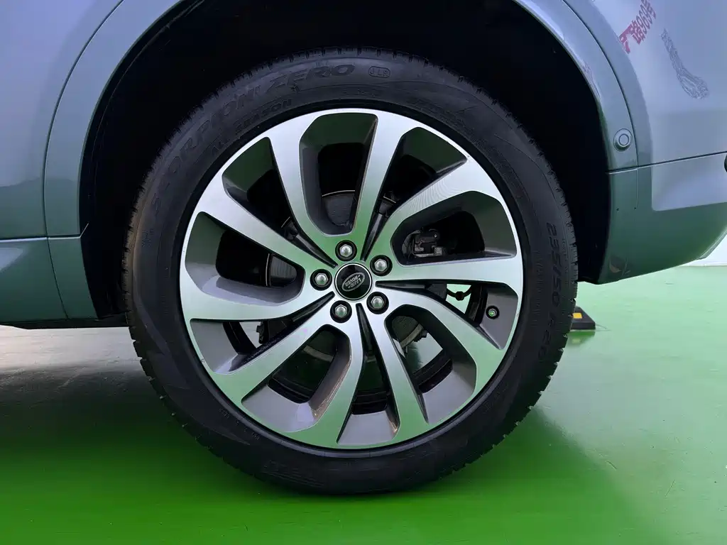 Land Rover Discovery Sport — миниатюра 38