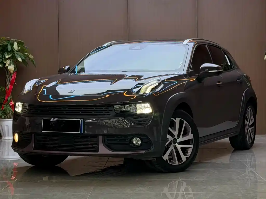 Lynk & Co 02