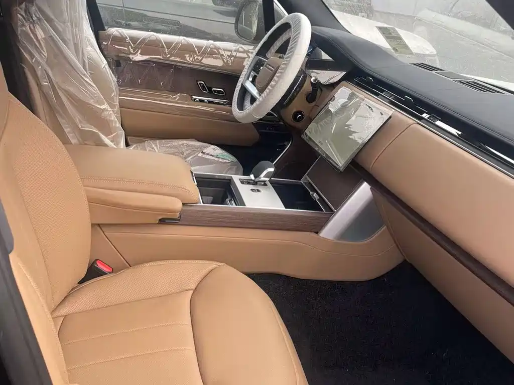 Land Rover Range Rover 2026 3.0 L6 400PS SE