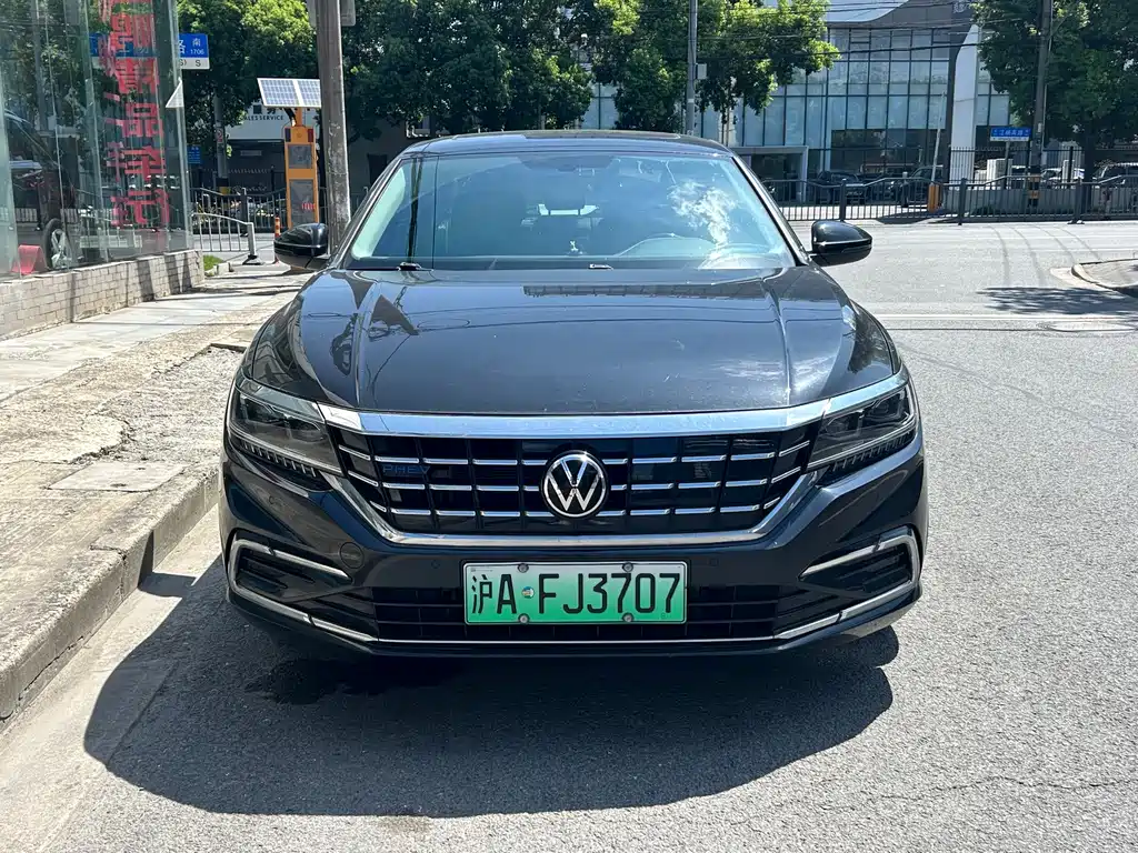 Volkswagen 帕萨特插电混动 — миниатюра 2