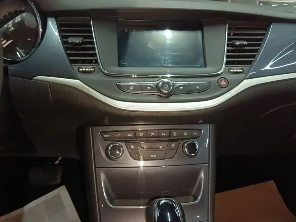 Buick Verano — миниатюра 13