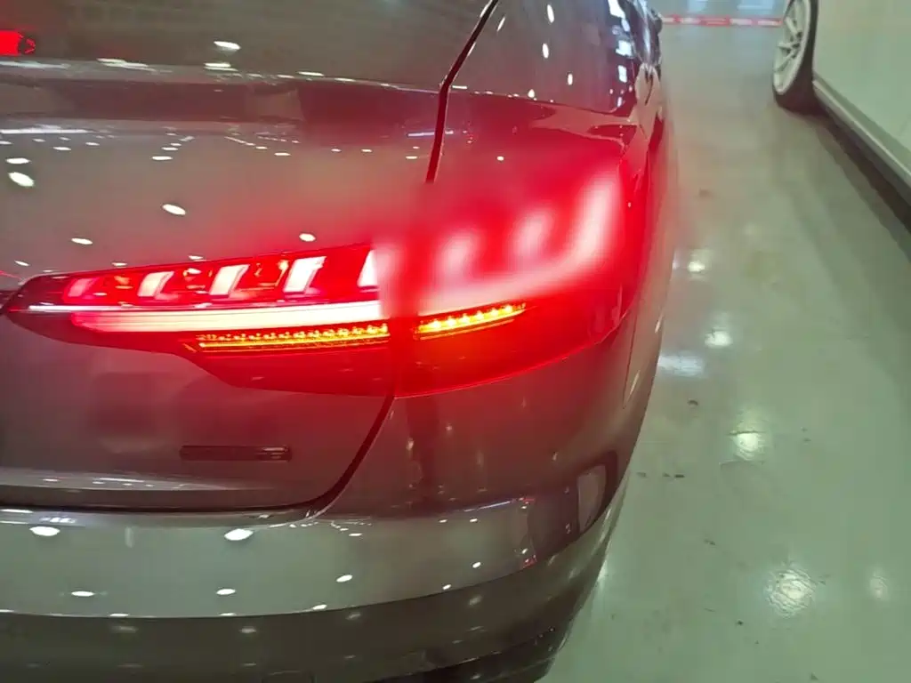 Audi A4L — миниатюра 8