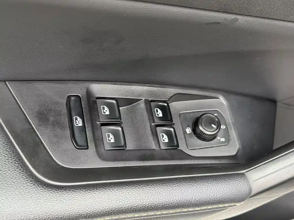 Volkswagen Lavida — миниатюра 12
