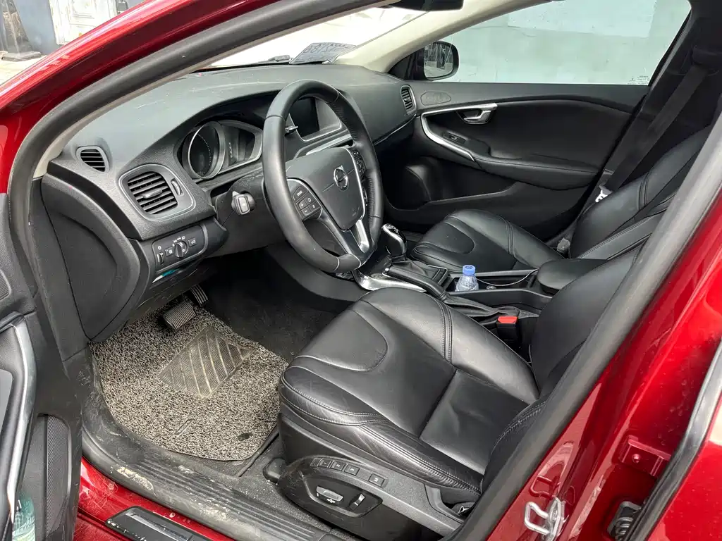 Volvo V40 — миниатюра 7