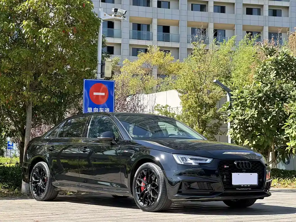 Audi A4L — миниатюра 3