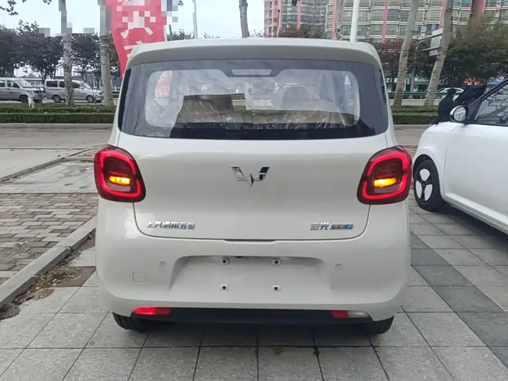 Wuling MINIEV — миниатюра 6