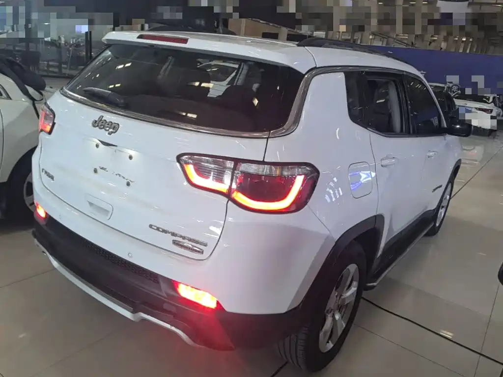 Jeep Compass — миниатюра 7