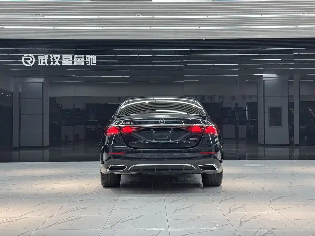 Mercedes-Benz E-Class — миниатюра 5