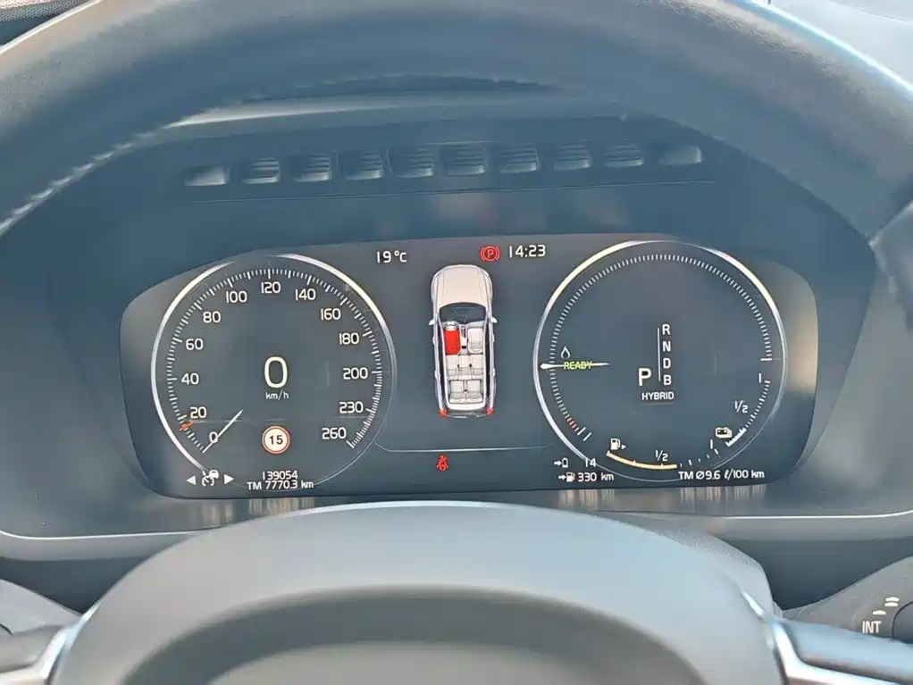 Volvo XC90 PHEV — миниатюра 14