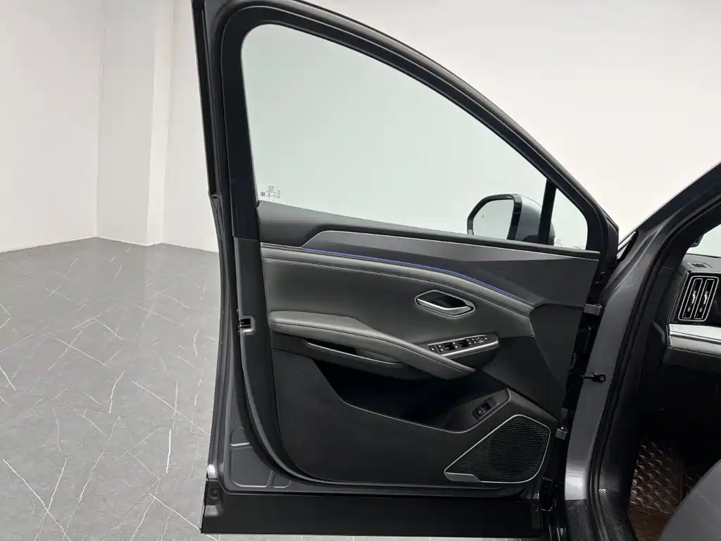 BYD L DM-i — миниатюра 12
