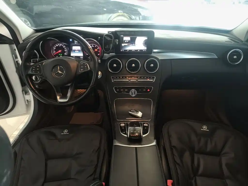 Mercedes-Benz C-Class — миниатюра 10