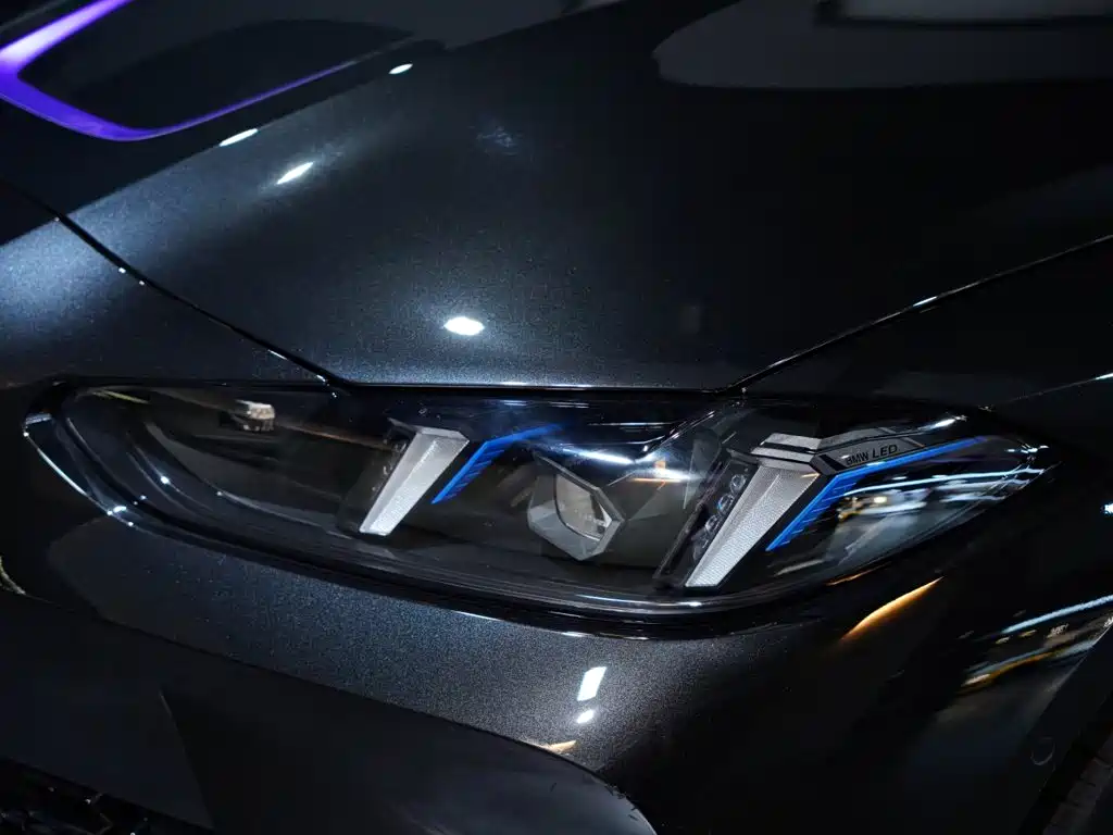 BMW M4 — миниатюра 7