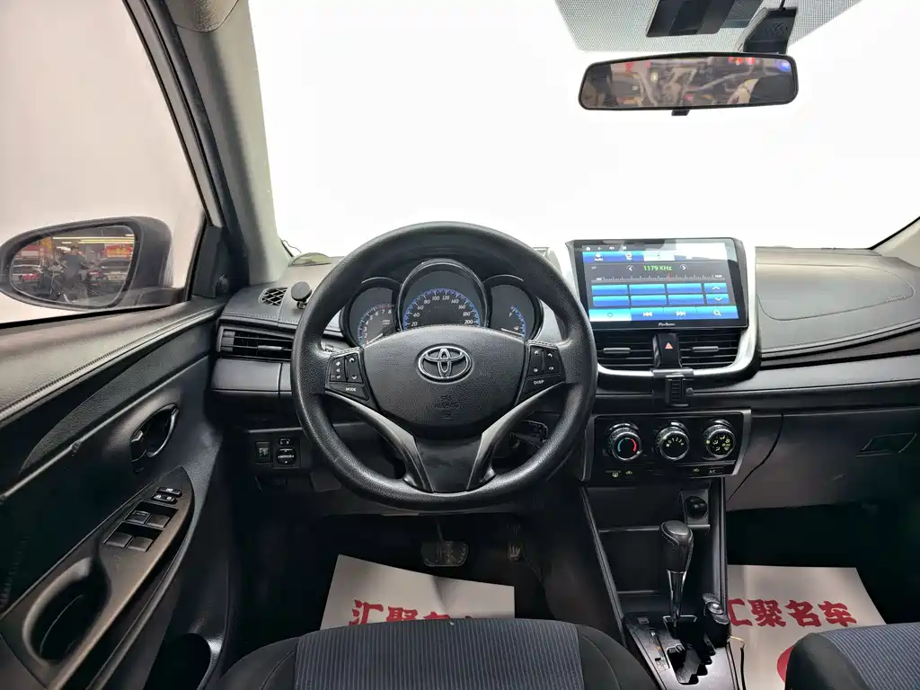 Toyota Yaris L — миниатюра 12