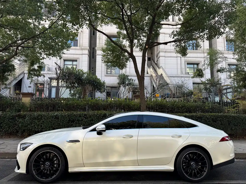 MERCEDES-BENZ AMG GT
