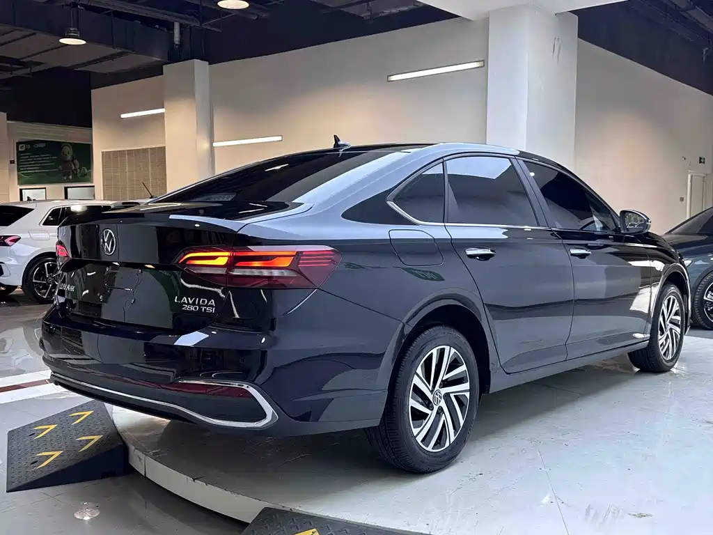 Volkswagen Lavida — миниатюра 7