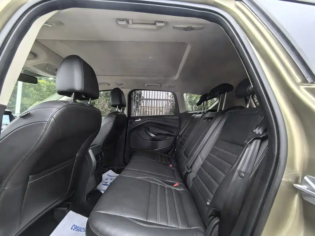Ford Kuga — миниатюра 10