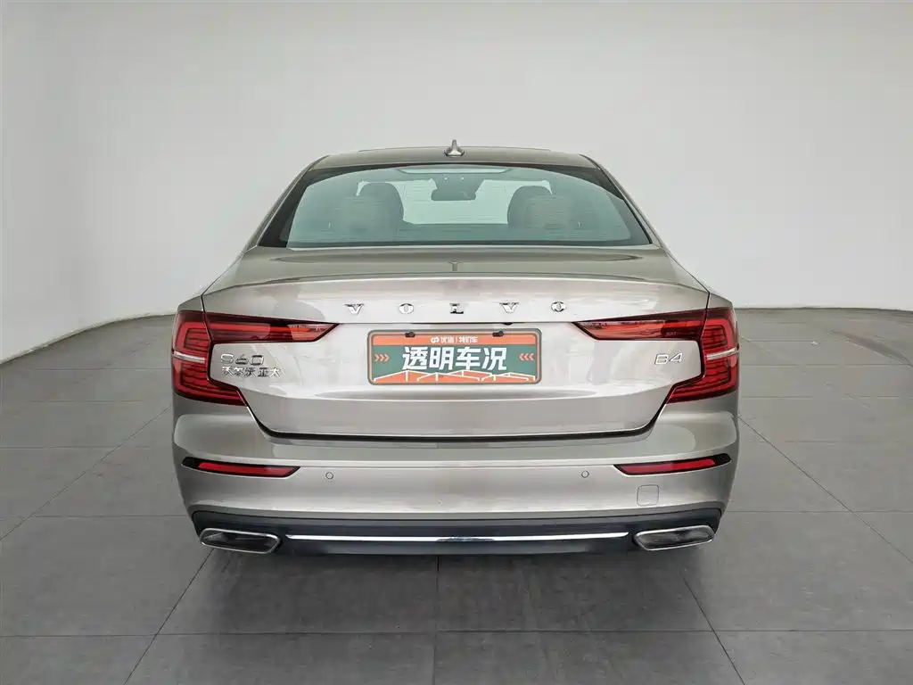 Volvo S60 2022 B4 Luxury