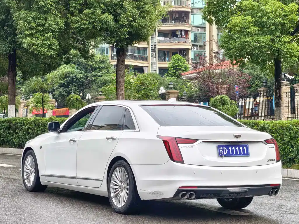 CADILLAC CT6