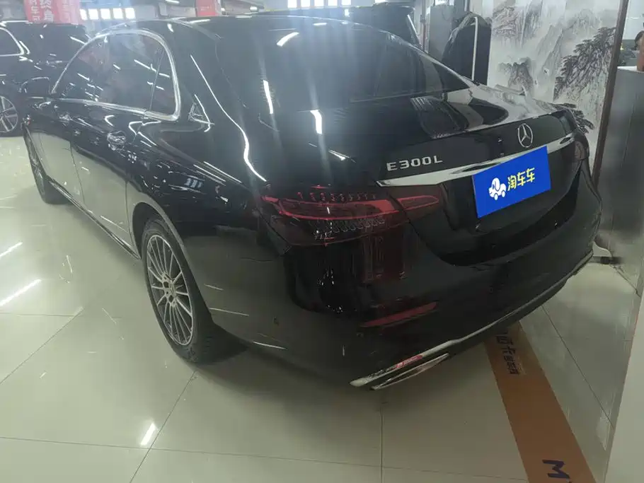 Mercedes-Benz E-Class — миниатюра 3