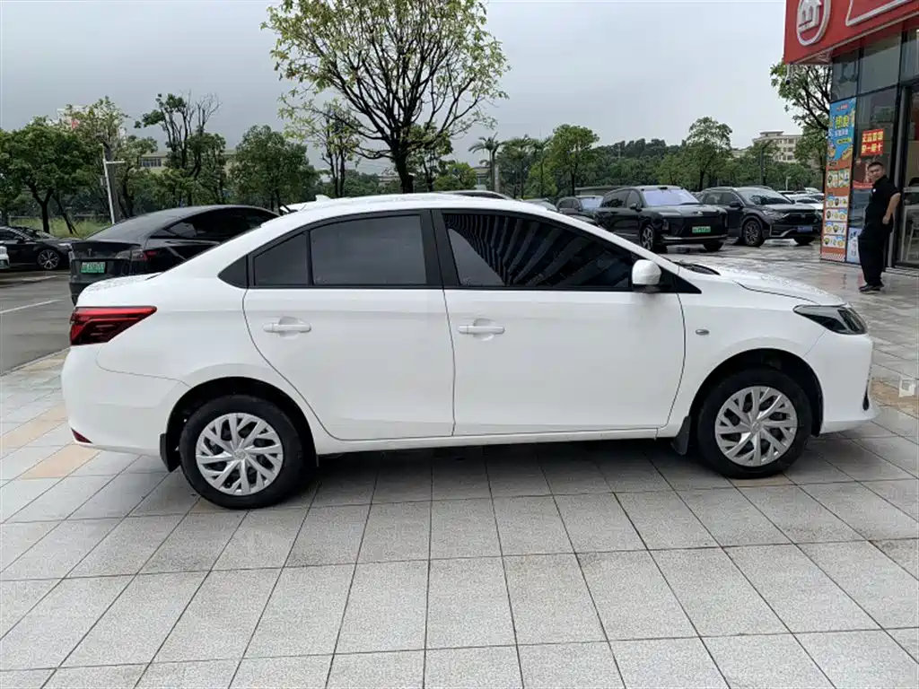 Toyota Vios — миниатюра 8