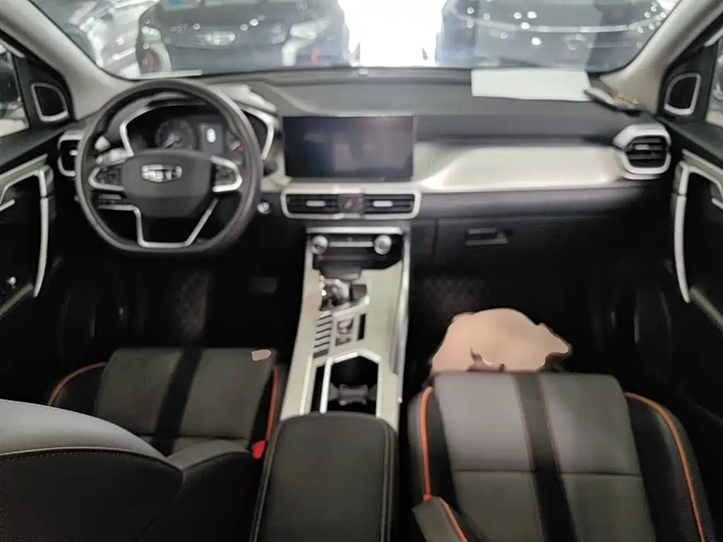 Geely Binyue — миниатюра 10
