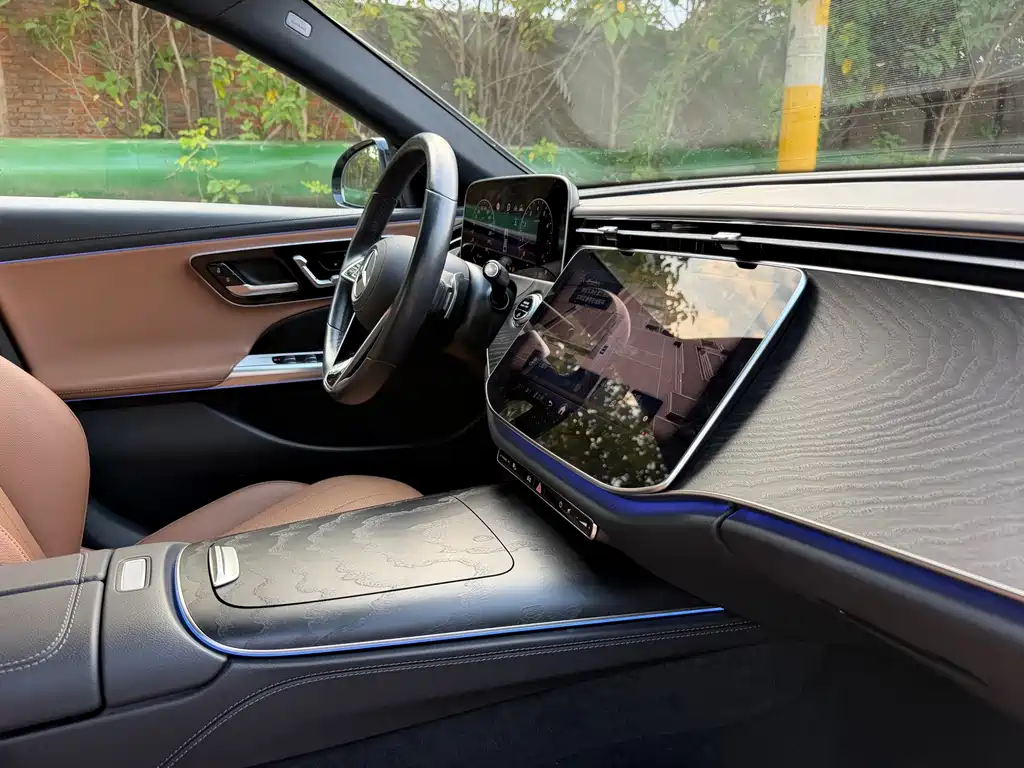 Mercedes-Benz E-Class (Import) — миниатюра 10