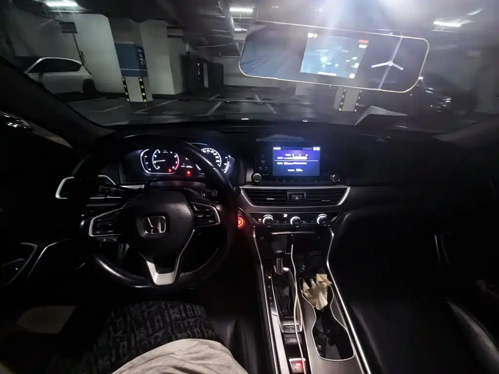 Honda Accord — миниатюра 13