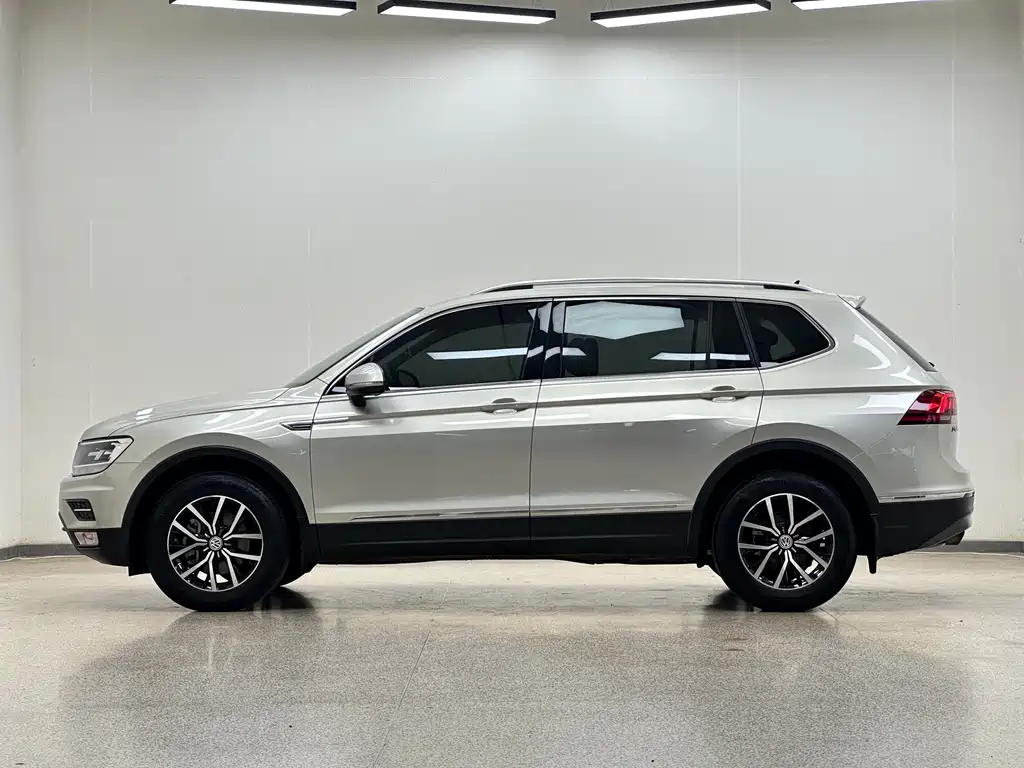 Volkswagen Tiguan L — миниатюра 28