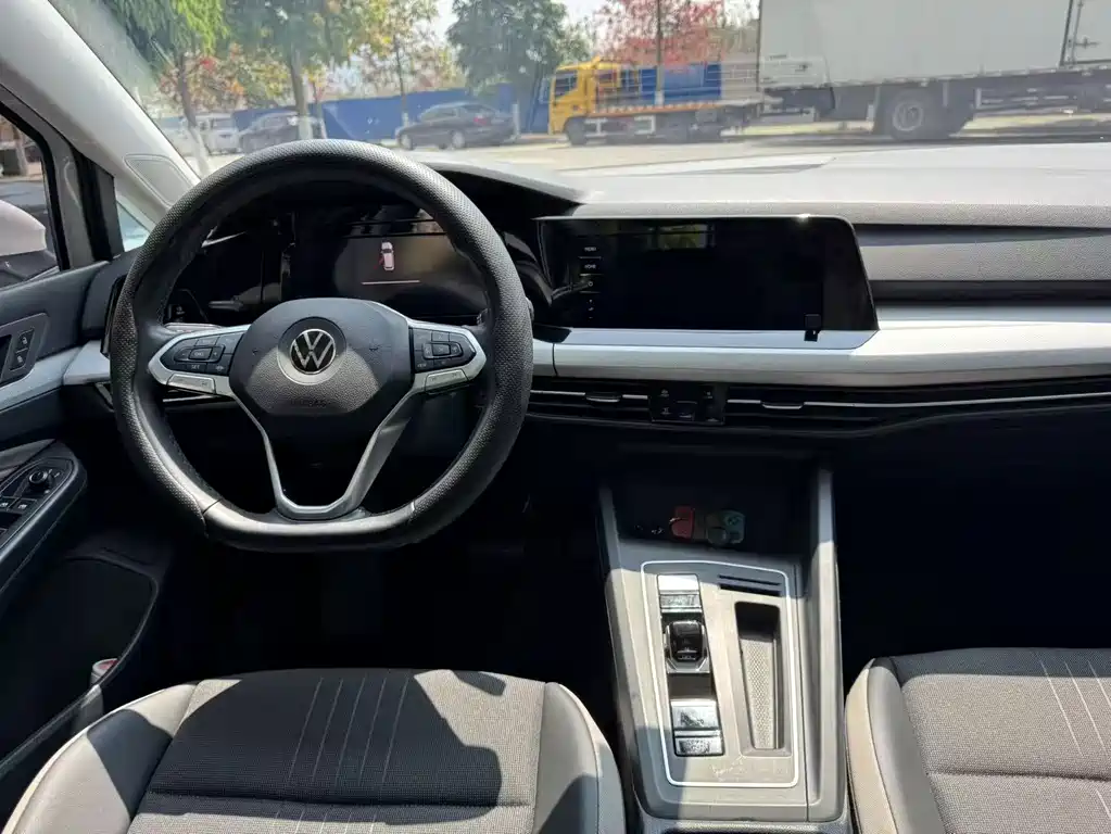Volkswagen Golf — миниатюра 12