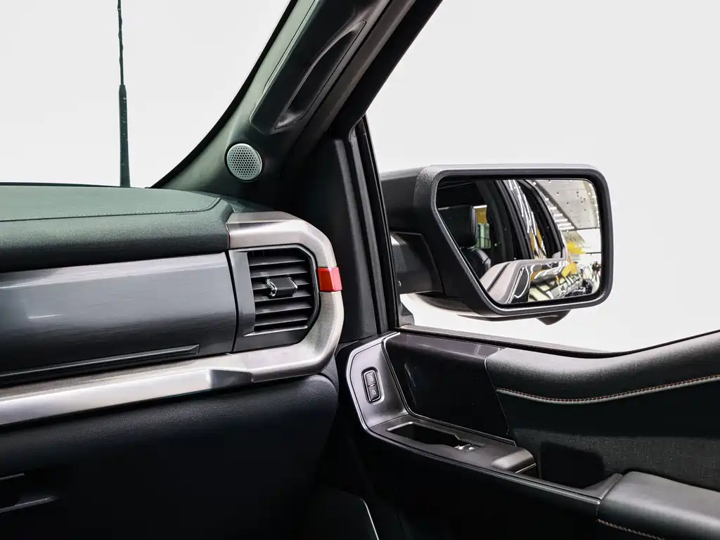Ford F-150 Raptor — миниатюра 20
