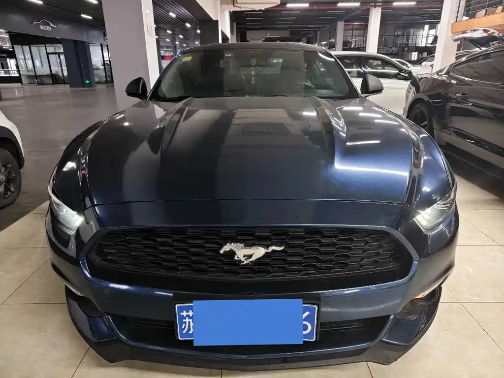 FORD MUSTANG