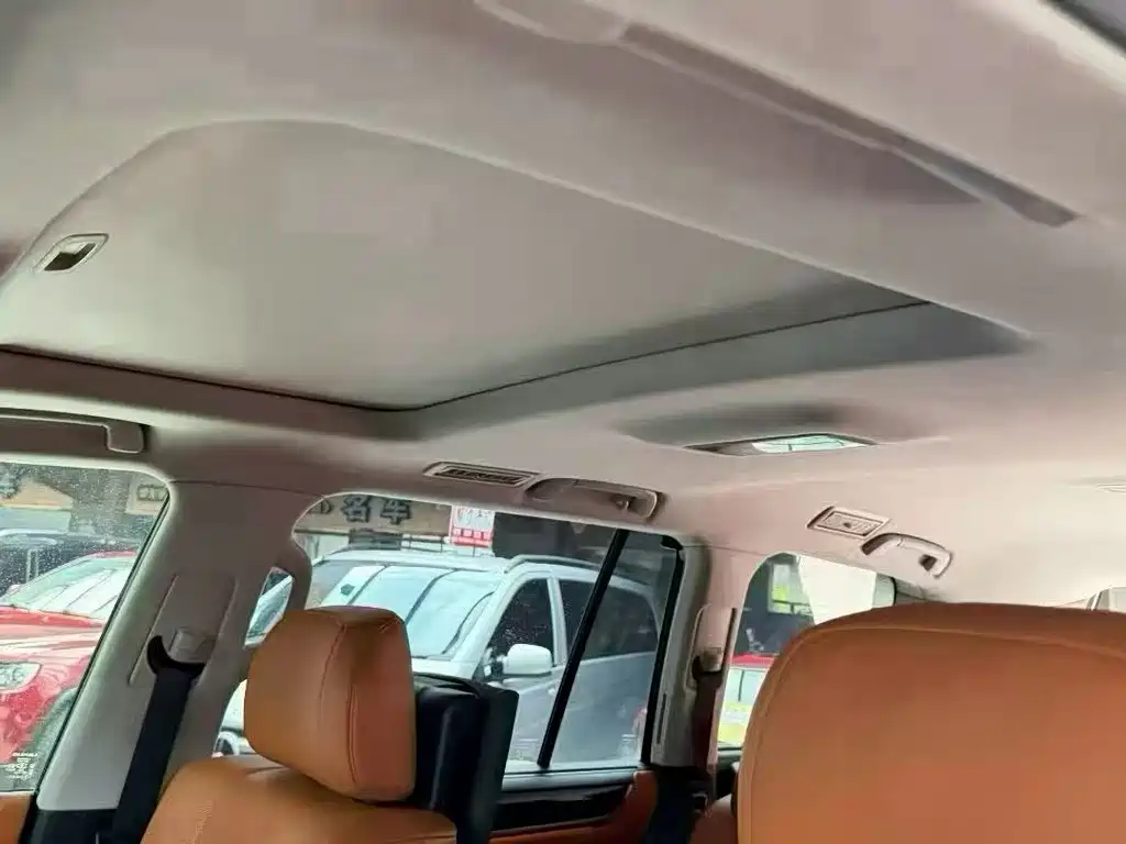 Lexus LX — миниатюра 8