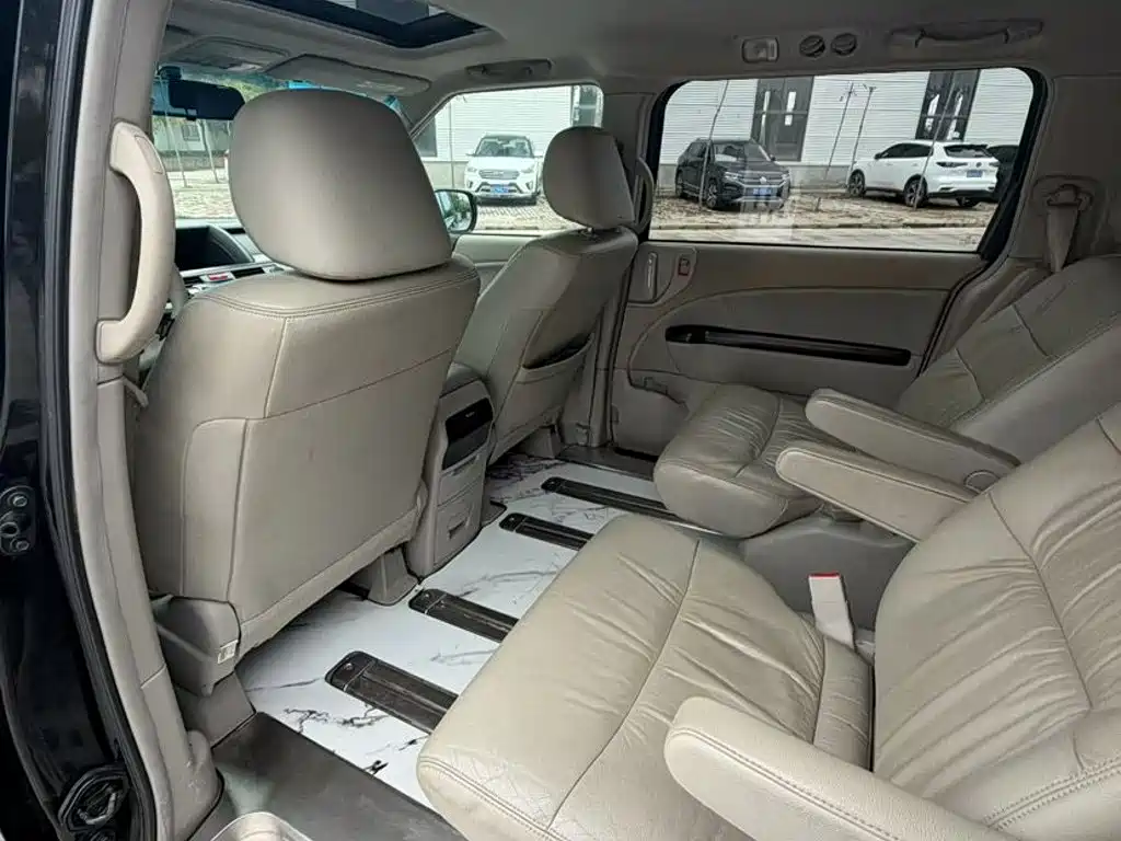 Honda Elysion — миниатюра 8