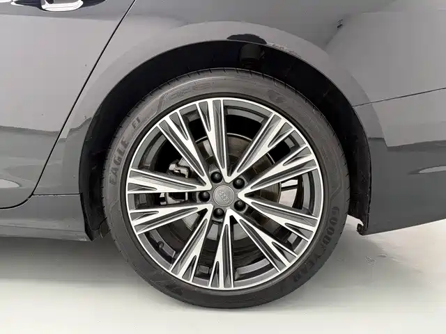 Audi A6L — миниатюра 10