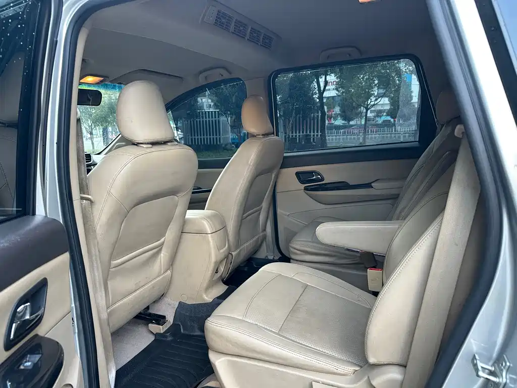 Wuling Hongguang — миниатюра 7