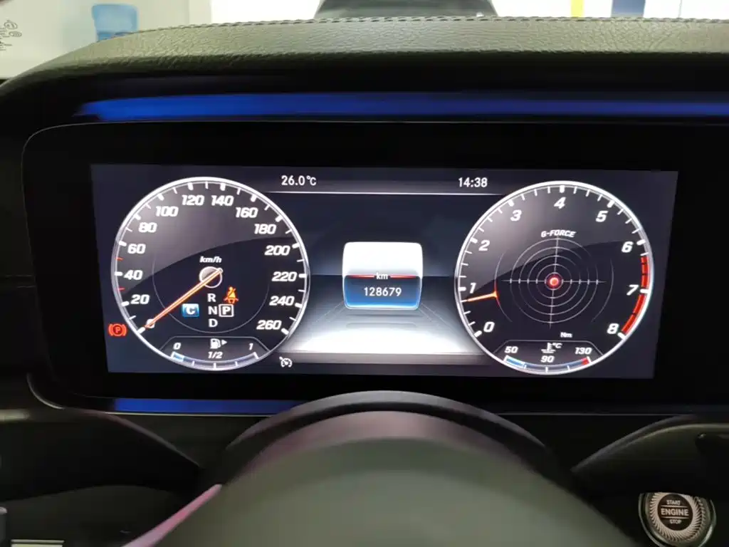 Mercedes-Benz E-Class — миниатюра 12