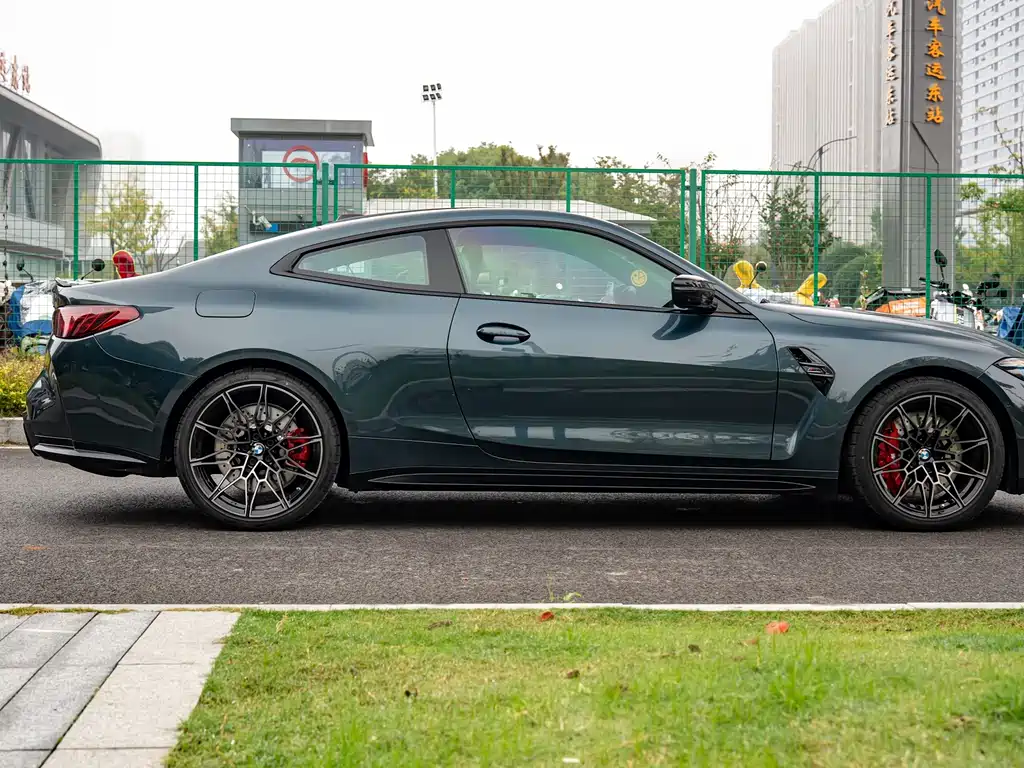 BMW M4 — миниатюра 7