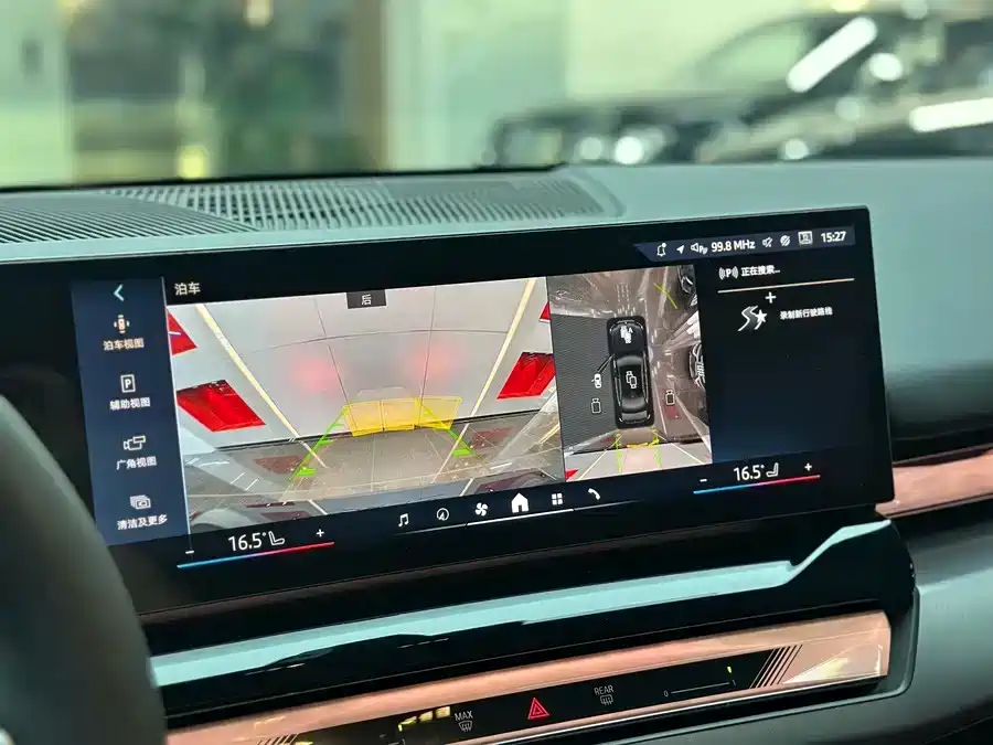 BMW 5 Series — миниатюра 8