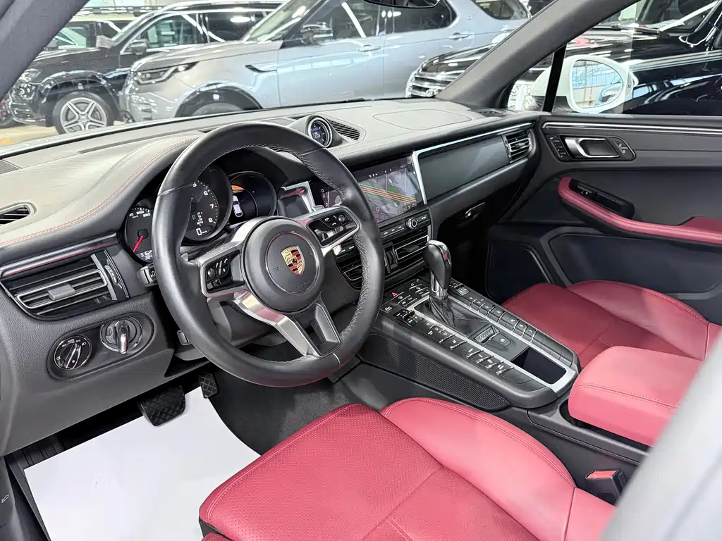 Porsche Macan — миниатюра 3