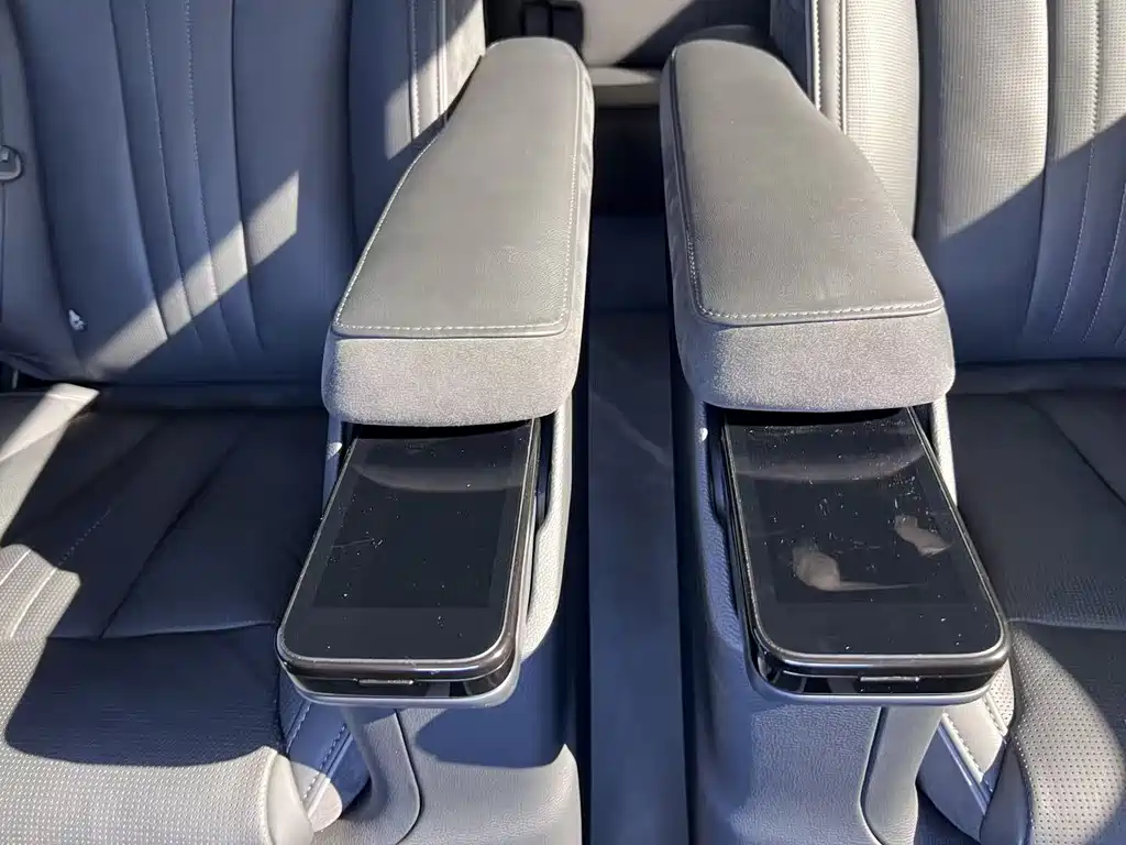 Hongqi Hongqi HQ9 PHEV — миниатюра 32