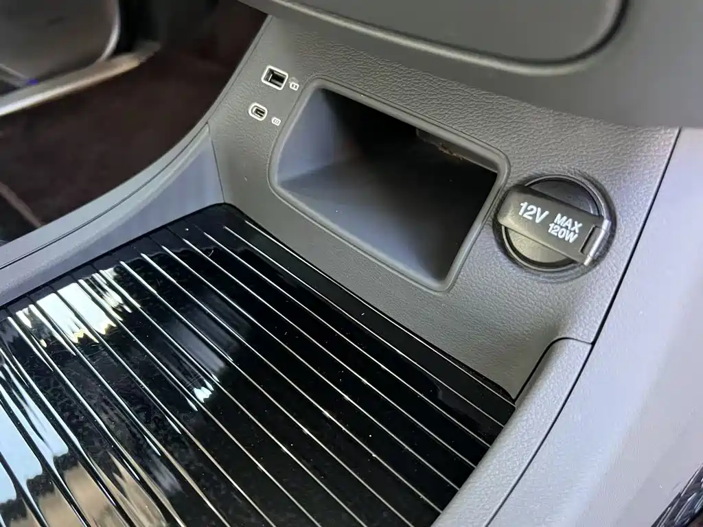 Hongqi Hongqi HQ9 PHEV — миниатюра 33