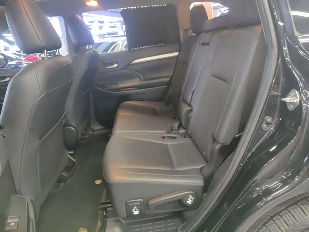 Toyota Highlander — миниатюра 17